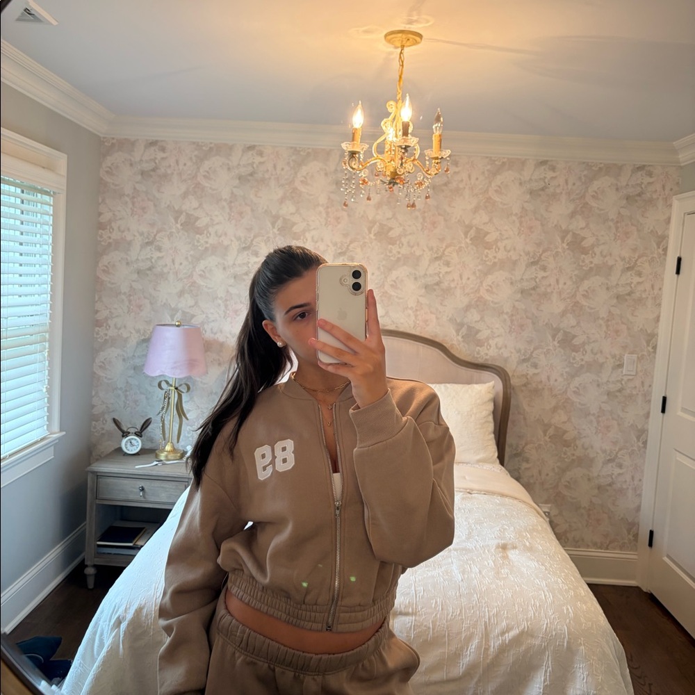 Brand new Vine and Valley  sweatsuit